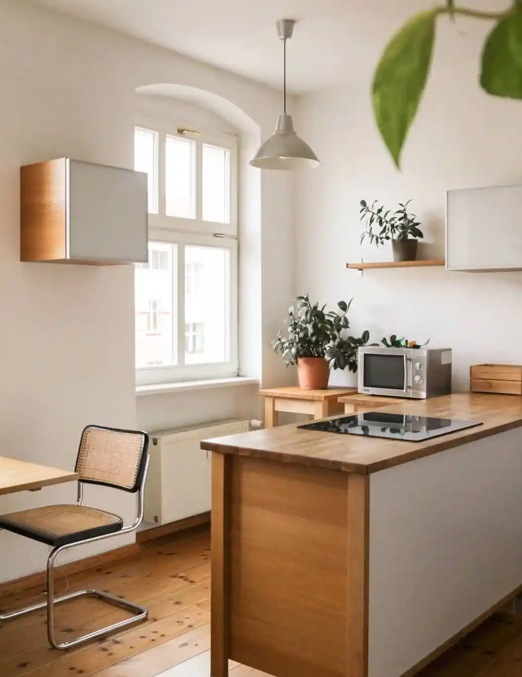 Clean, well lit kitchen